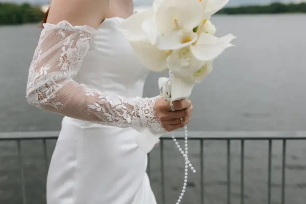 Kāzu ceremonija un fotosesija Likteņdārzā