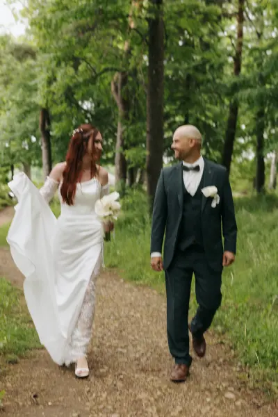 Kāzu ceremonija un fotosesija Likteņdārzā